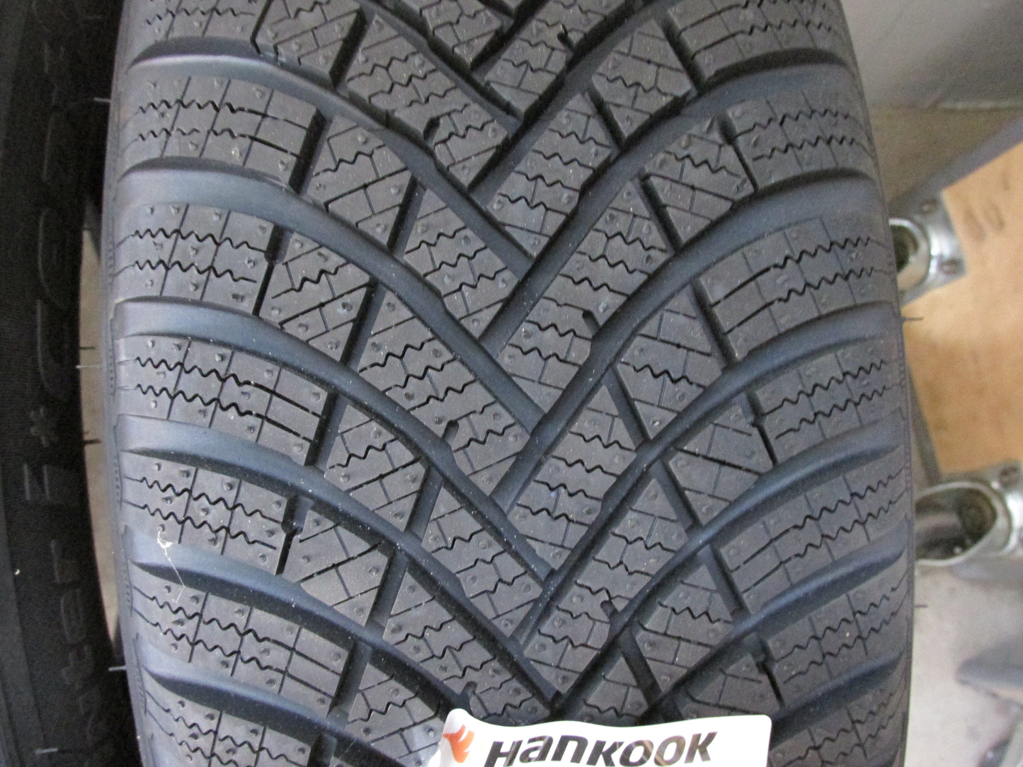 Neu Winterreifen Hankook Winter i cept RS3 205/60 R16 96H XL