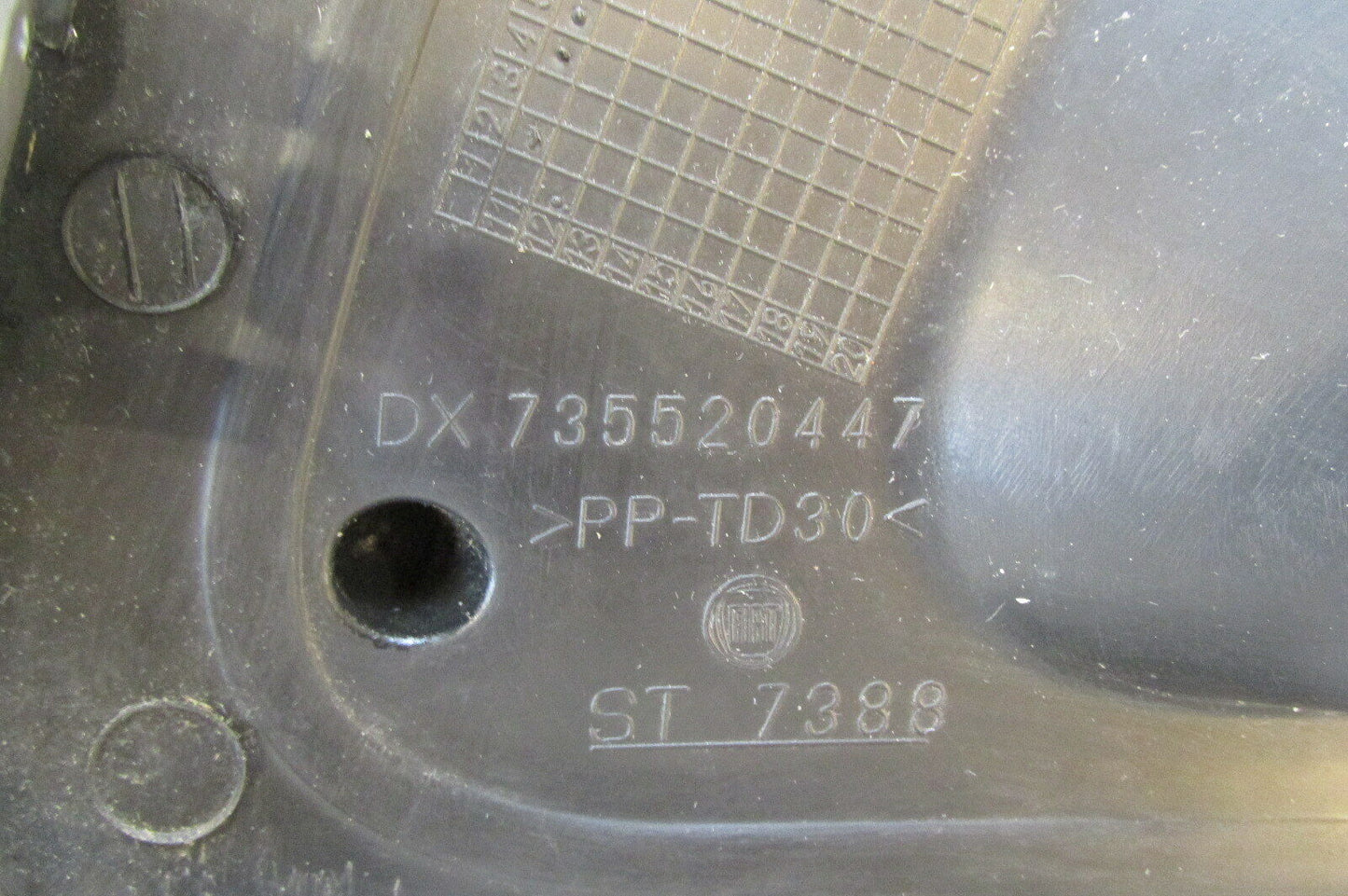 Fiat Panda Blende Stoßstange vorne rechts Grill original DX735520447