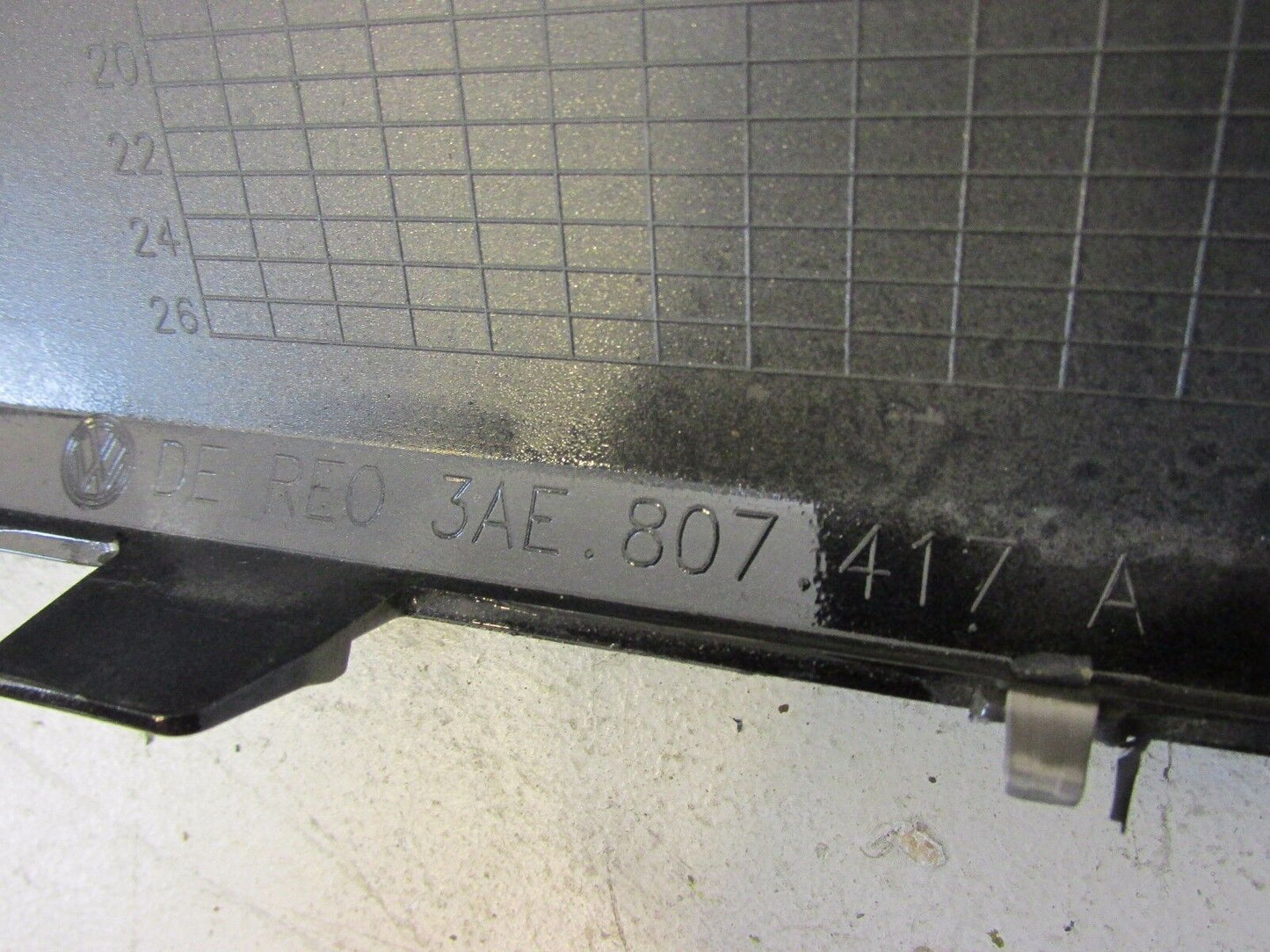 VW Passat Stoßstange Hinten - Heckschürze - original - 3AE 807 417 A - PDC