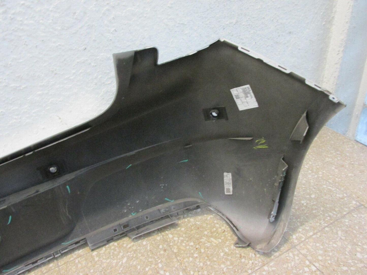 Opel Astra Limousine Stoßstange Hinten Heckschürze original 13425478 PDC