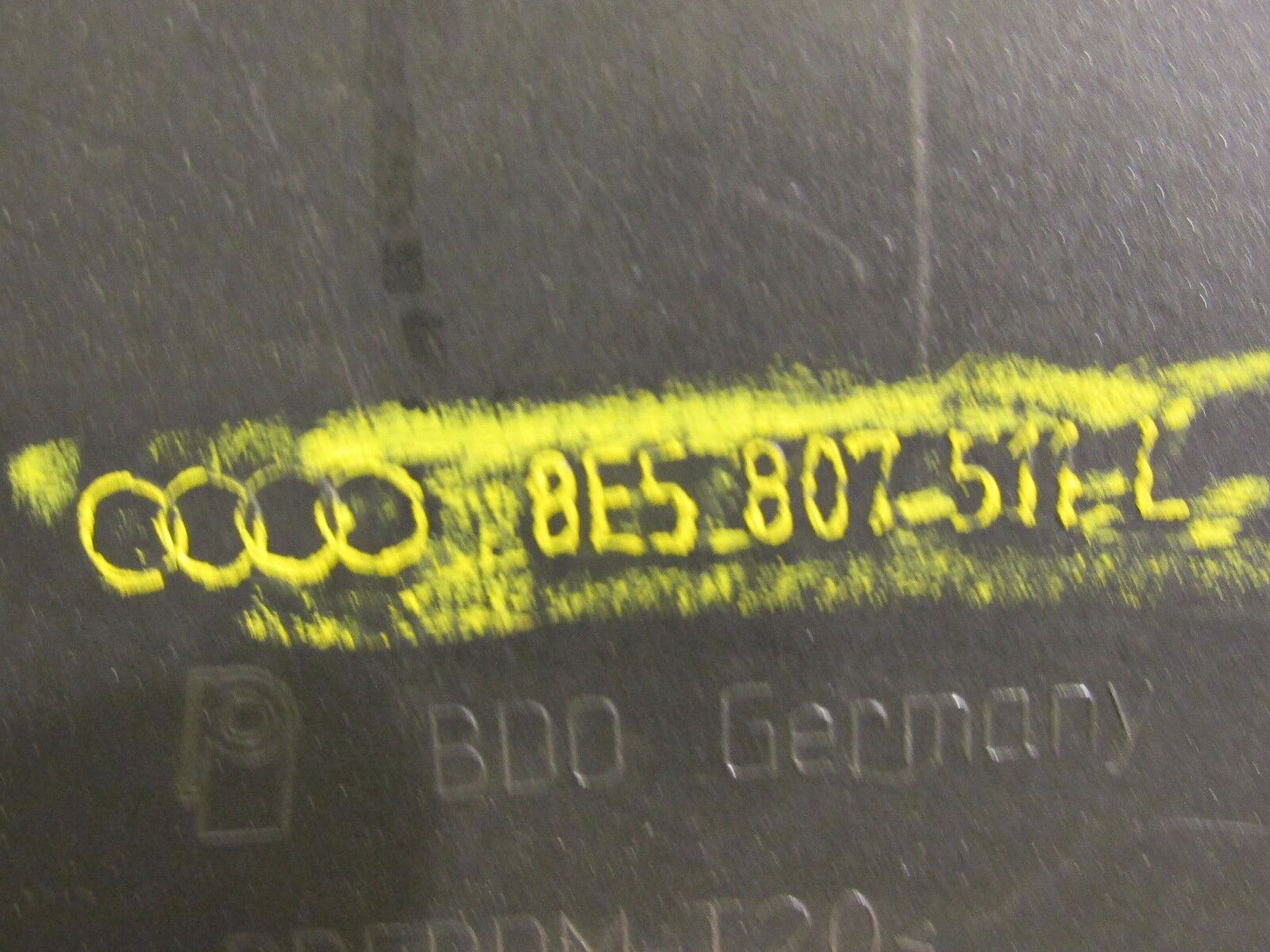 Audi A4 B7 Limo Stoßstange Hinten - Heckschürze - original 8E5807511L PDC