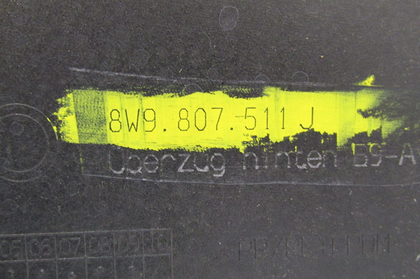Audi A4 B9 Kombi Stoßstange Hinten Heckschürze original 8W9807511J PDC