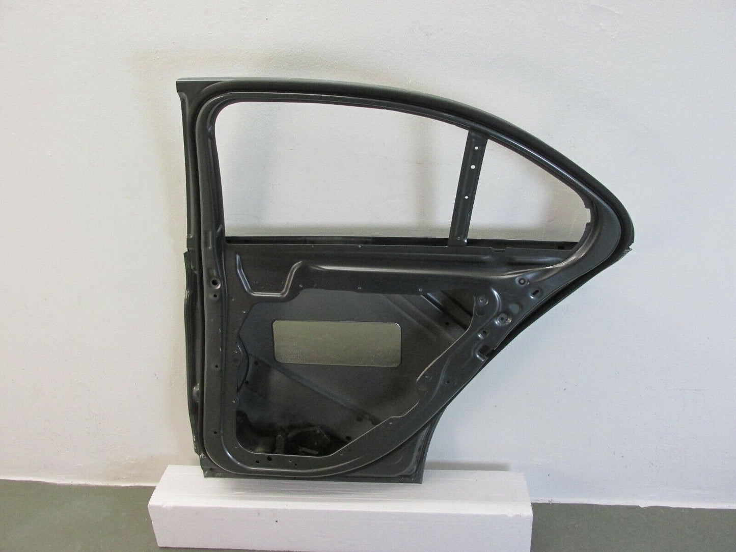 Mercedes C Klasse Tür hinten Rechts Beifahrerseite original A2057320209
