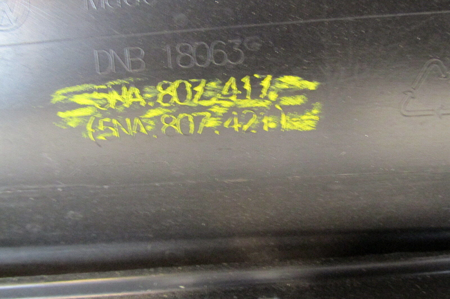 VW Tiguan Stoßstange Stoßfänger Heckschürze Hinten original 5NA807417 PDC Kamera