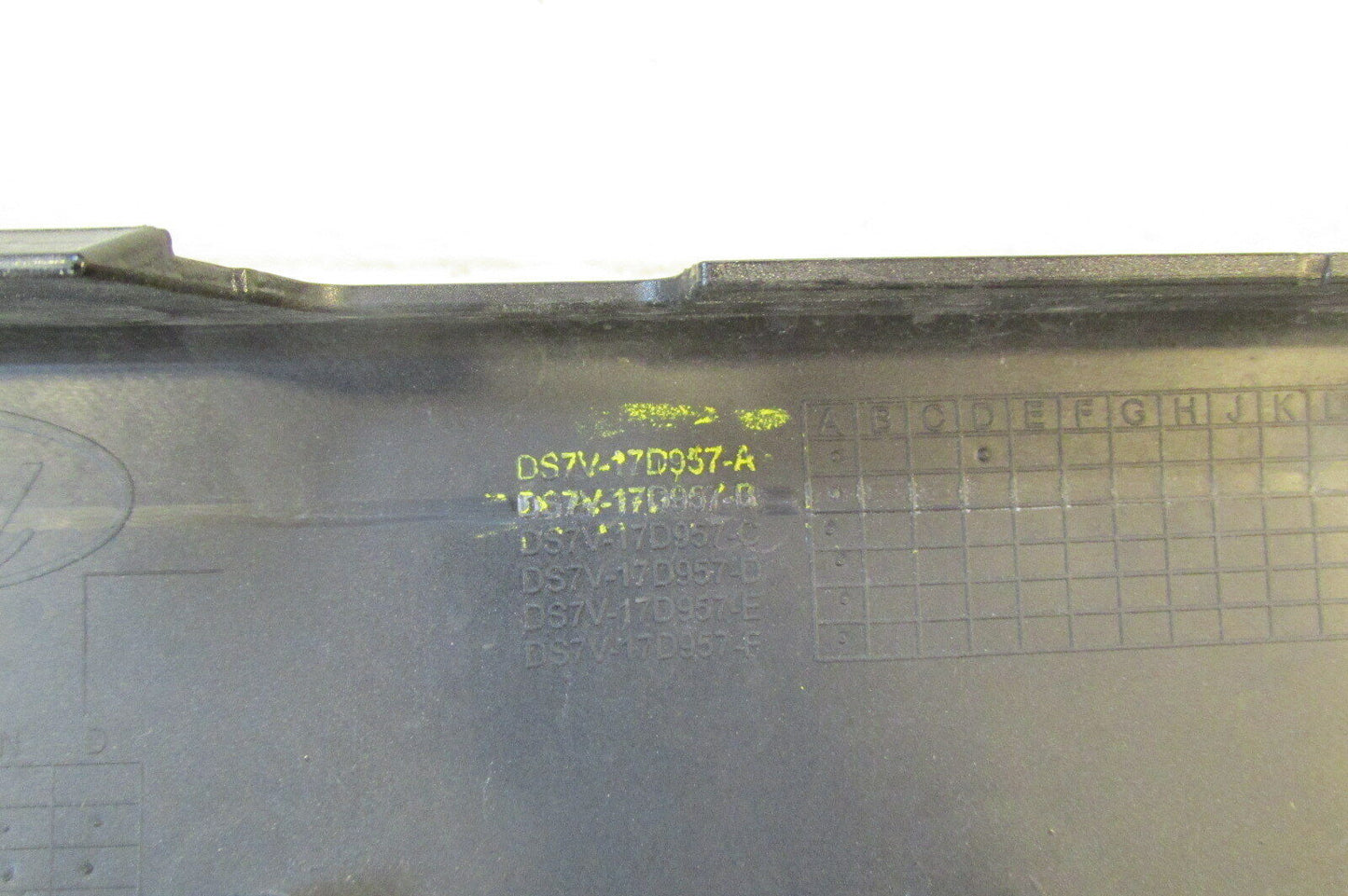 Ford Mondeo Stoßstange vorne Stoßfänger Frontschürze original DS7Y 17D957A PDC
