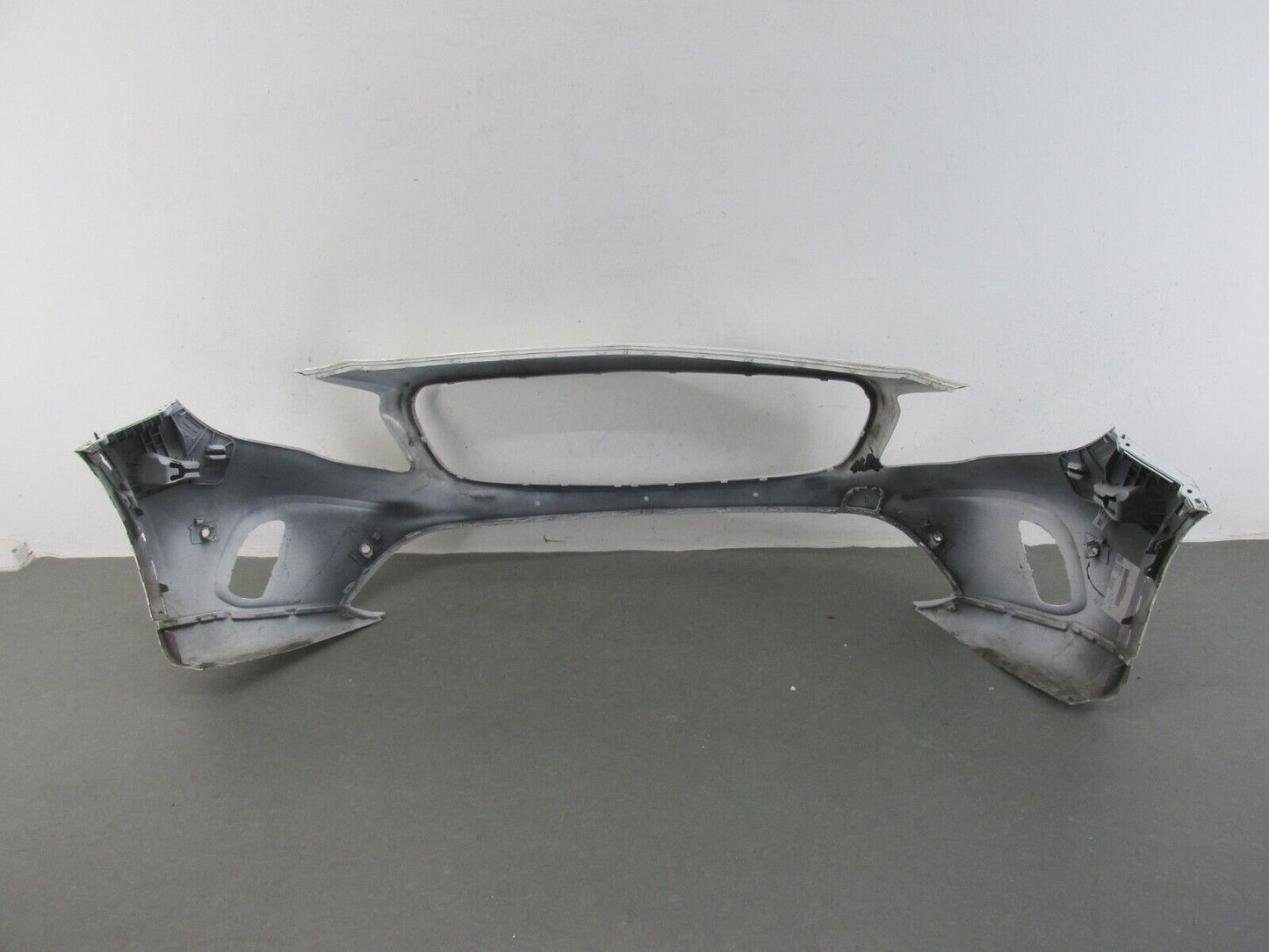 original Mercedes CLA Coupe Stoßstange vorne Stoßfänger A1568800303 PDC