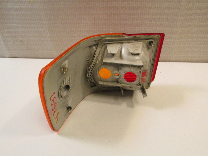 Audi 80 B3 Rücklicht hinten rechts Heckleuchte 893945096 original