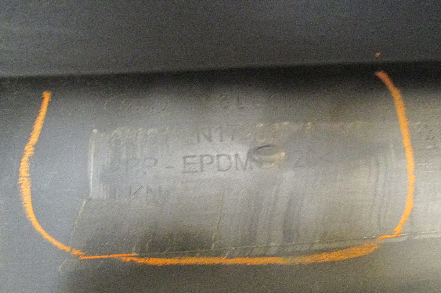 Ford Focus Kombi Stoßstange Hinten Heckschürze original 8M51N17906A PDC