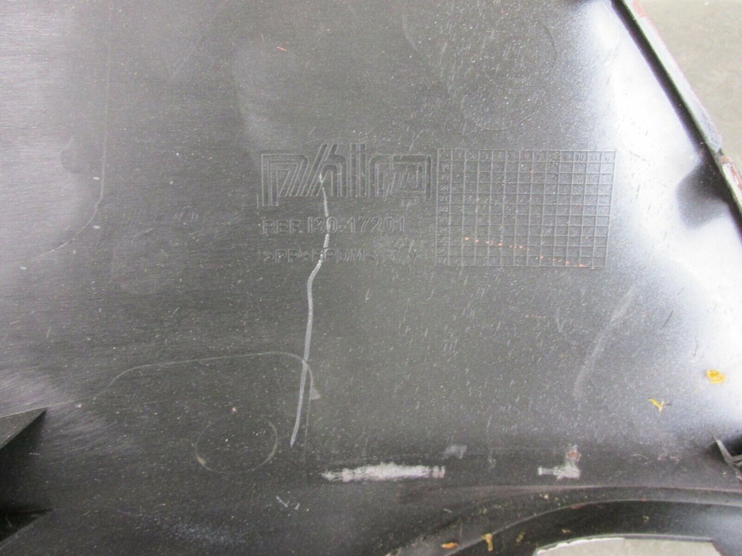 Hyundai i30 Stoßstange vorne Frontschürze Zubehör nicht original 13017201 PDC