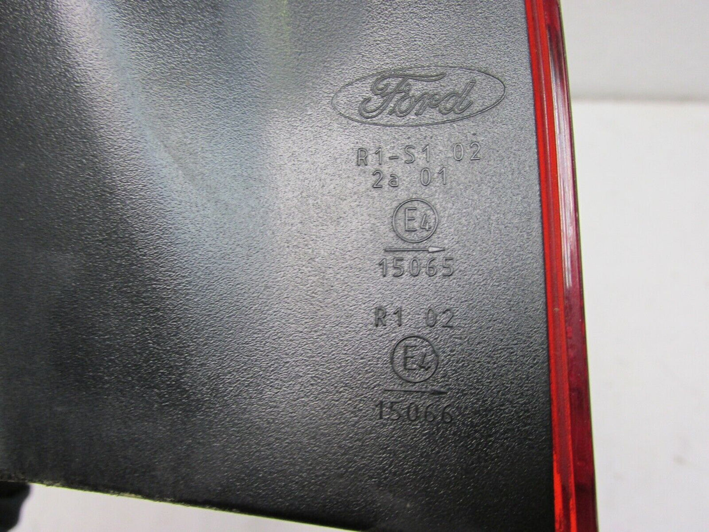 Ford Mondeo Rückleuchte hinten rechts Rücklicht original Limousine