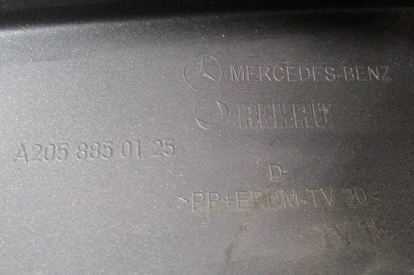 Mercedes C Klasse A205 Stoßstange Stoßfänger Vorne Mercedes Benz A2058850125 PDC