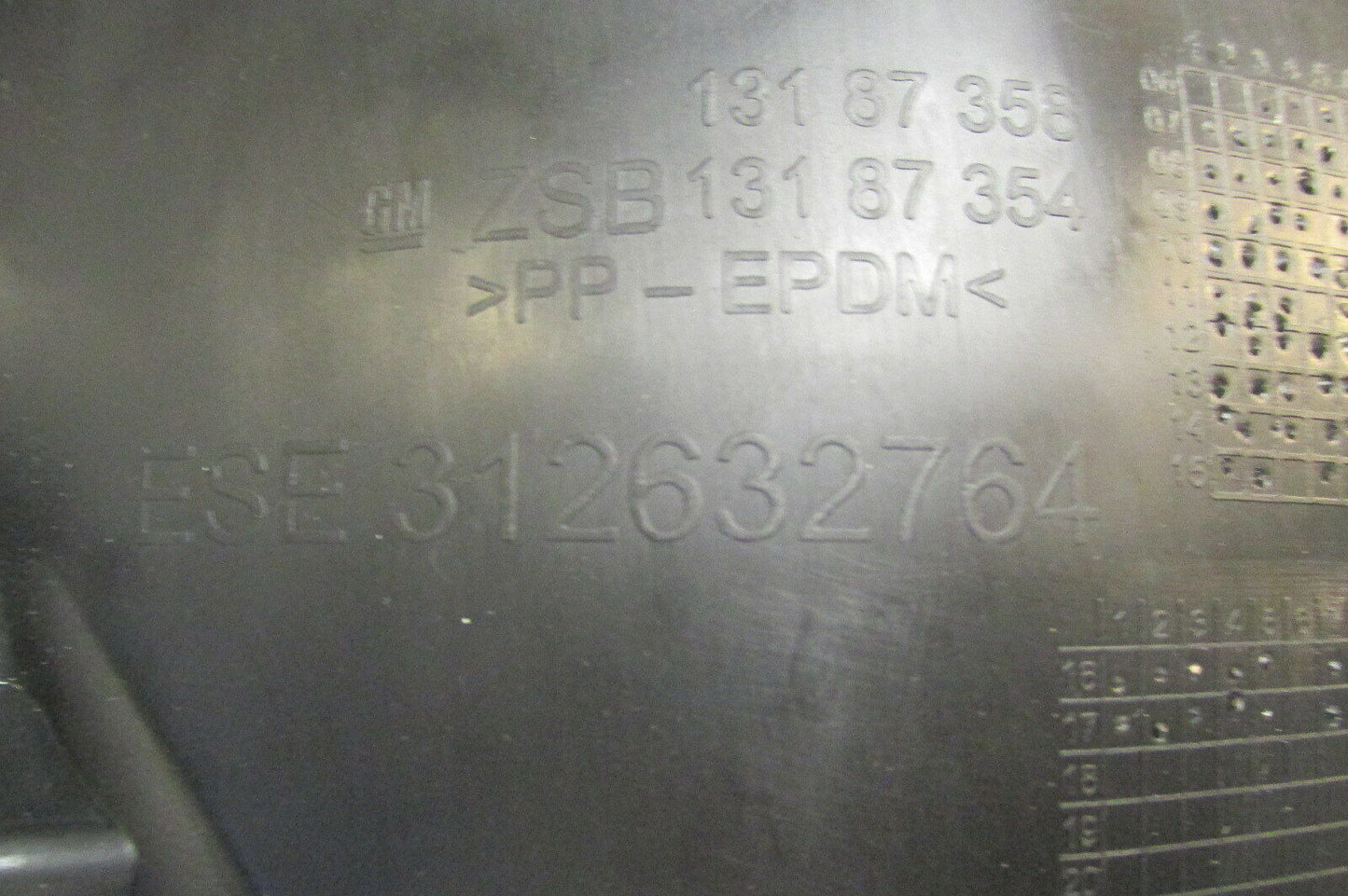 Opel Corsa D original Radhaus Radhausschale Innenkotflügel 13187358 13187356