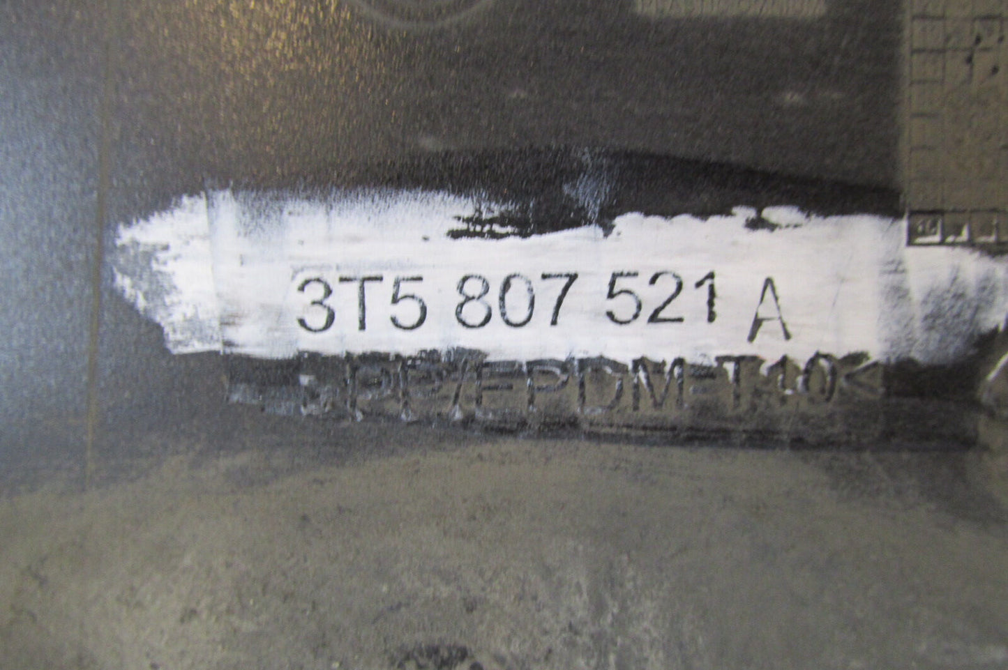 Skoda Superb Lippe Hinten Heckschürze original 3T5 807 521