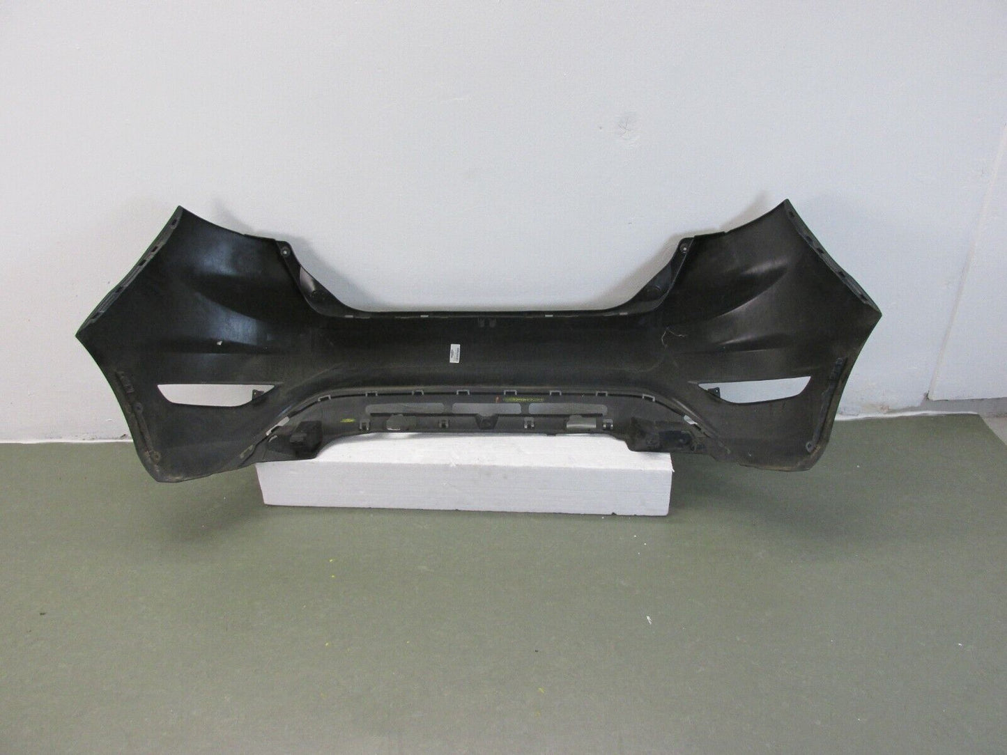 Ford Fiesta Stoßstange Hinten Heckschürze original 8A6117906A