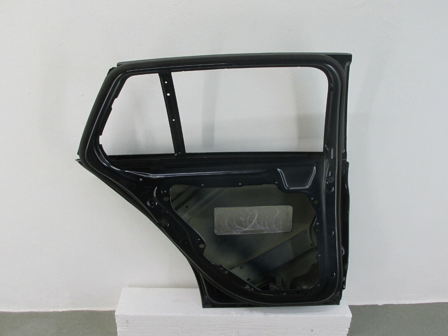Mercedes C Klasse Kombi Tür hinten links Fahrerseite original A2057320310 Alu