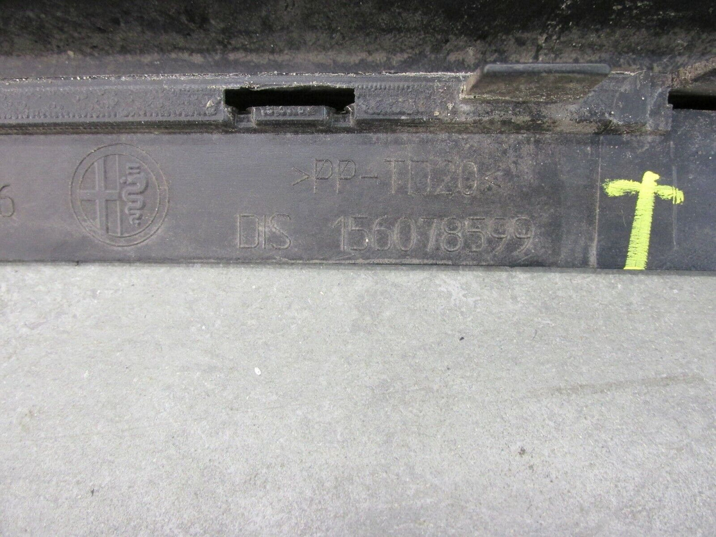 Alfa Romeo Mito Stoßstange Stoßfänger Heckschürze Hinten original 156078599 PDC