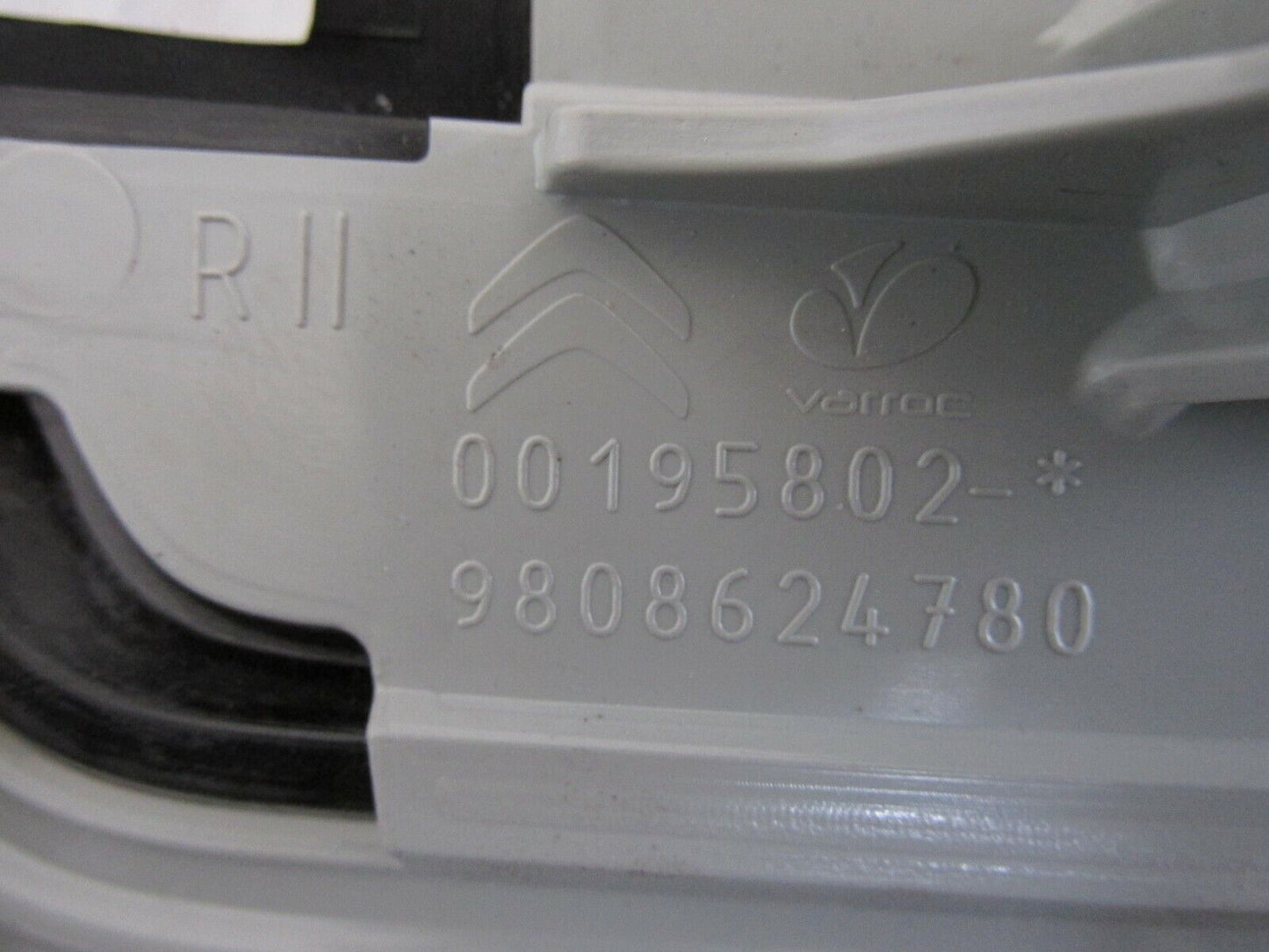 Citroen C4 Rückleuchte hinten Rechts Rücklicht original Heckleuchte 9808624780