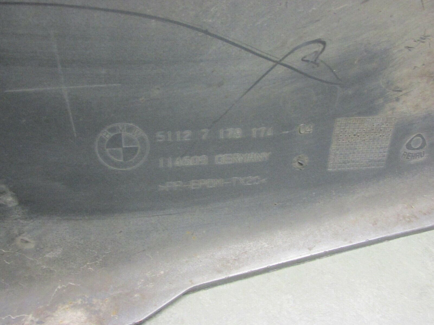 BMW 5 E60 Limousine Stoßstange Stoßfänger Heckschürze Hinten 51127178174 PDC