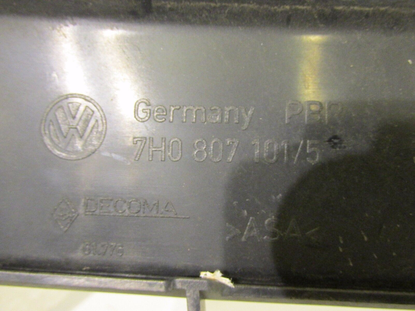 VW T5 original Grill Frontmaske Frontgrill Kühlergrill 7H080710115