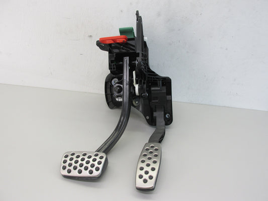 Opel Insignia B neu original PEDALWERK Pedale YR00611080 84478591