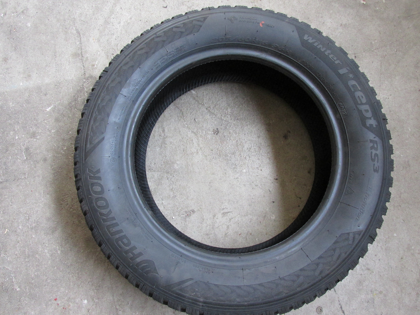 Neu Winterreifen Hankook Winter i cept RS3 205/60 R16 96H XL