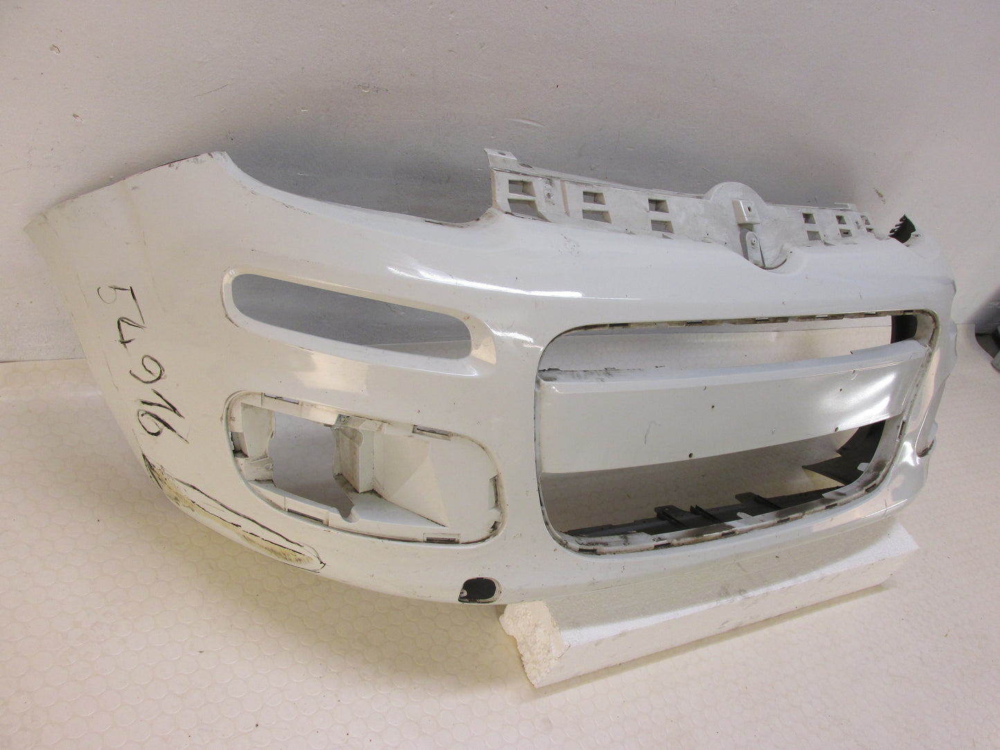 Original Fiat Panda BJ 2012 Stoßstange vorne Frontschürze Stoßfänger