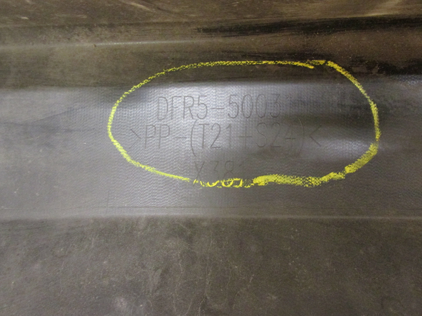 Original Mazda CX-30 original Stoßstange vorne Frontschürze DFR5-50031 PDC
