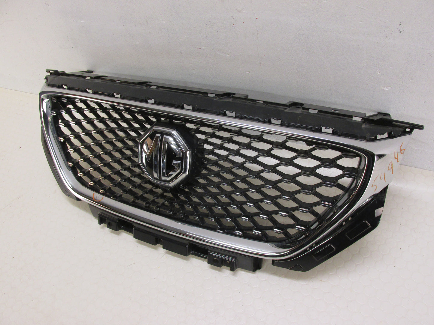 MG Motor original Grill Frontmaske Frontgrill Kühlergrill 100211604