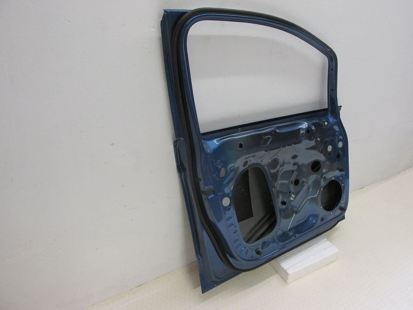 Original VW Touran Fahrzeugtür Vorne Links 5TA 831 311F
