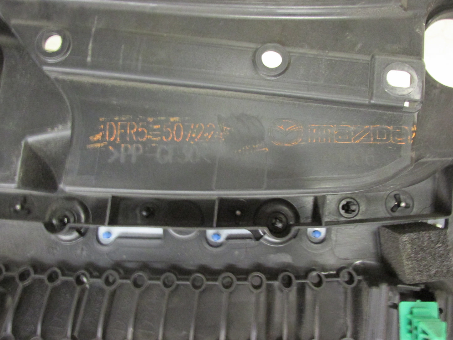 Original Mazda CX-30 Kühlergrill Stoßstange Vorne DFR5-50722