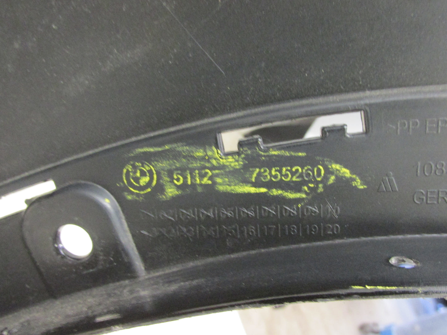 BMW X1 F48 Stoßstange Hinten Heckschürze original 51127335260 PDC
