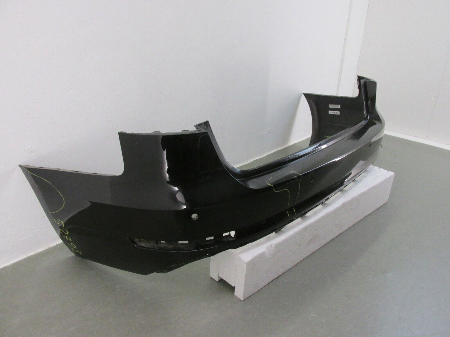 Audi A4 8W Stoßstange Stoßfänger Heckschürze Hinten original 8W9807511J