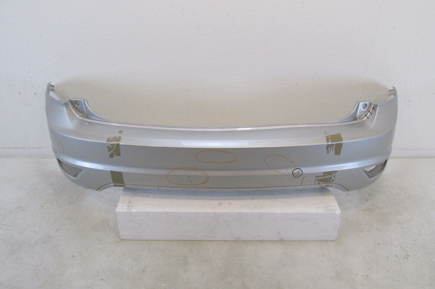 Ford Focus Stoßstange   Limousine Heckschürze 8M51A17906A