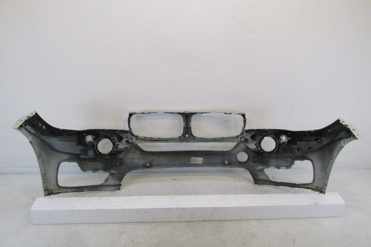 BMW X6 Stoßstange vorne  Stoßfänger  Frontschürze 51117303096 SRA