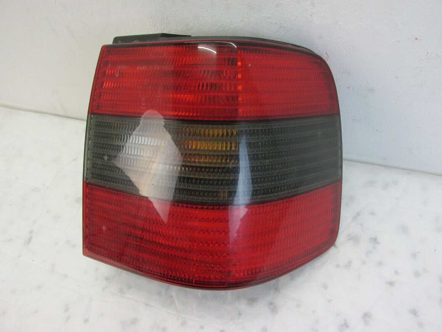 VW Passat  Rückleuchte hinten links Rücklicht original Heckleuchte 3A5835112