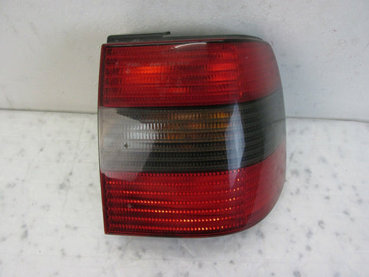 VW Passat  Rückleuchte hinten links Rücklicht original Heckleuchte 3A5835112