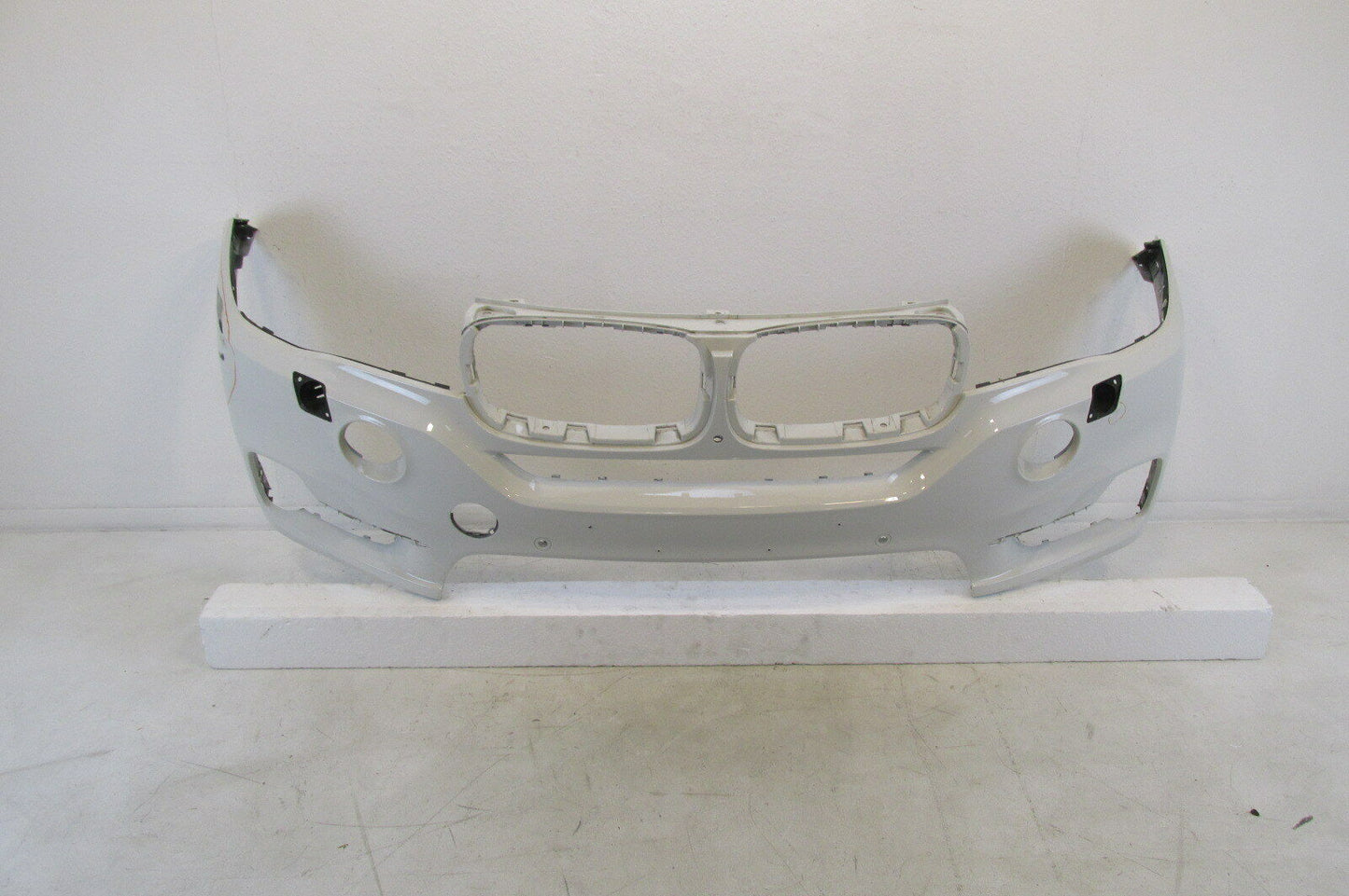 BMW X6 Stoßstange vorne  Stoßfänger  Frontschürze 51117303096 SRA