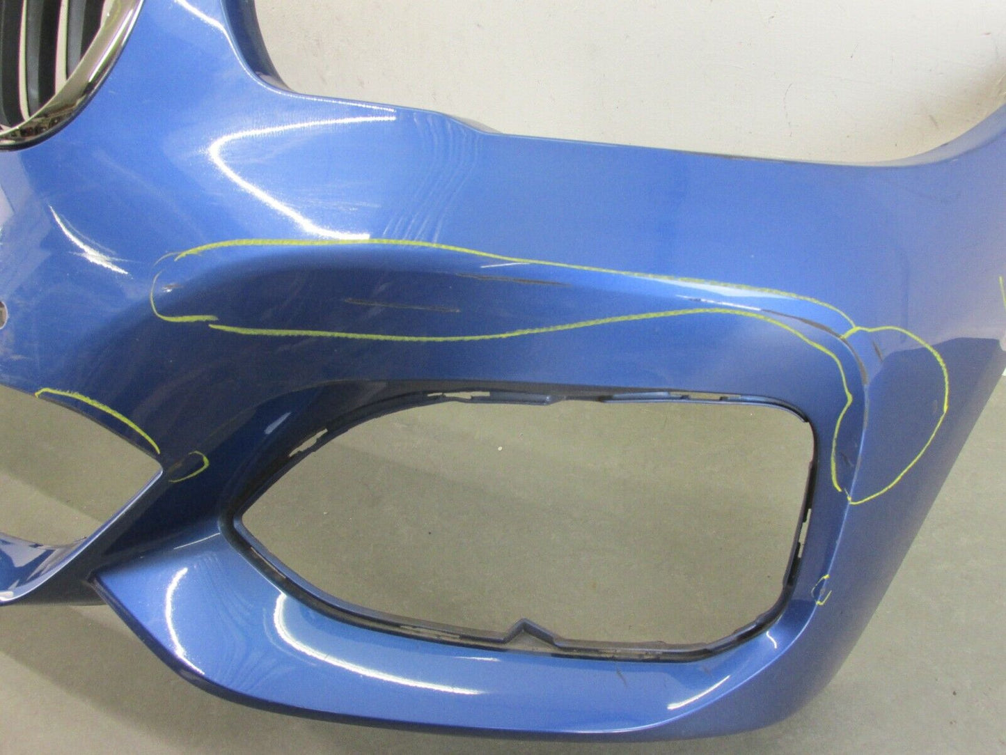 BMW 1 F20 M Paket Stoßstange vorne Stoßfänger Frontschürze 51118060283 Mit Riss