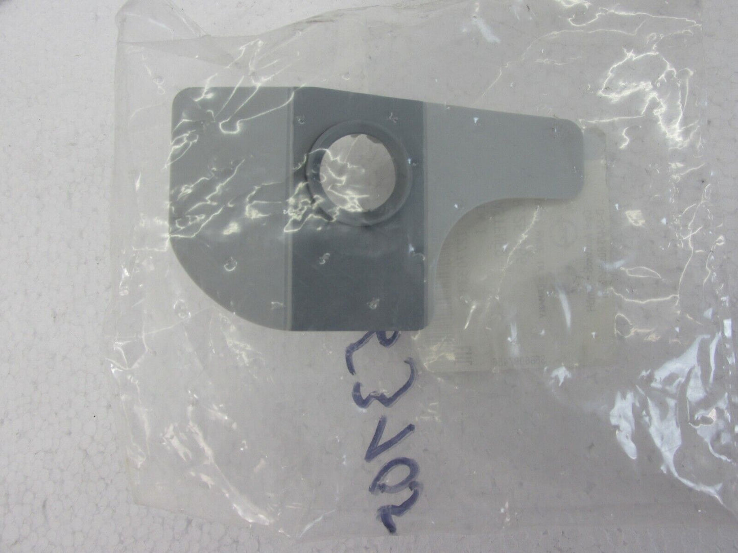original Opel Astra J Befestigung Einparkhilfehalter vorne Ersatzteile 12770333
