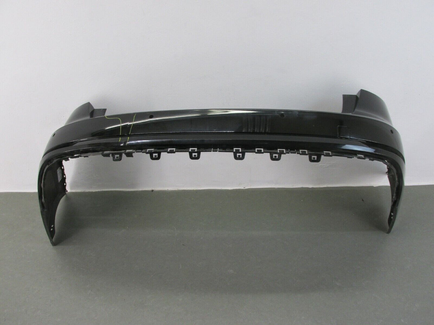Audi A4 8W Stoßstange Stoßfänger Heckschürze Hinten original 8W9807511J