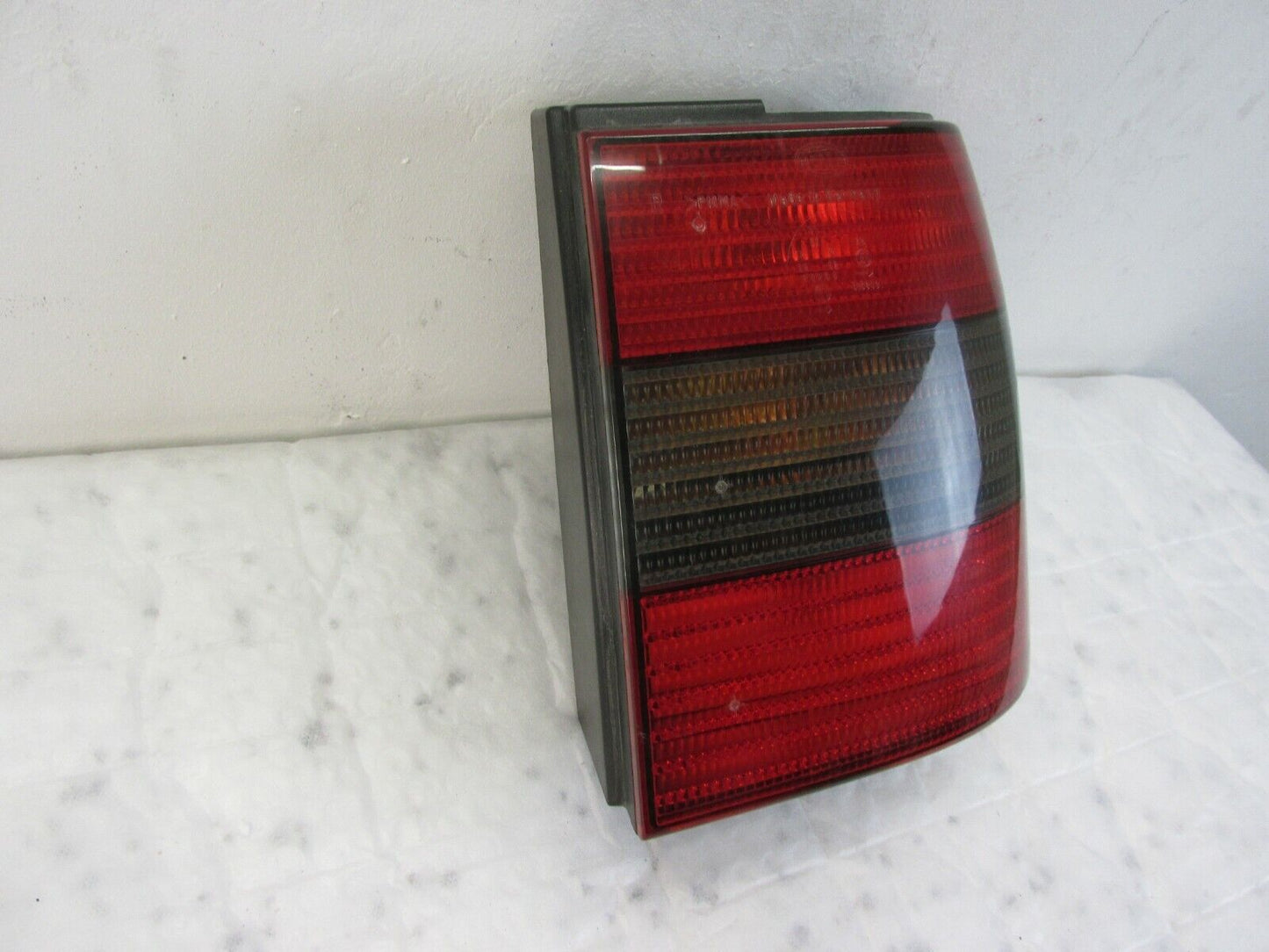 VW Passat  Rückleuchte hinten links Rücklicht original Heckleuchte 3A5835112