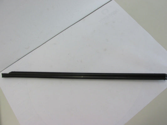 Mercedes E Klasse ABWEISLEISTE  A2136900662