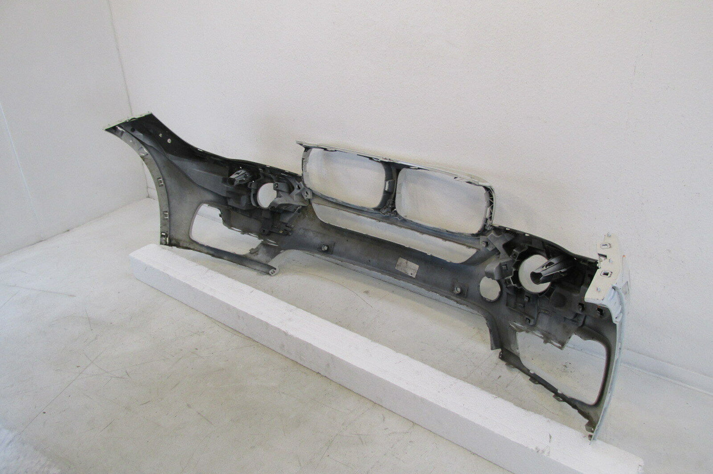 BMW X6 Stoßstange vorne  Stoßfänger  Frontschürze 51117303096 SRA