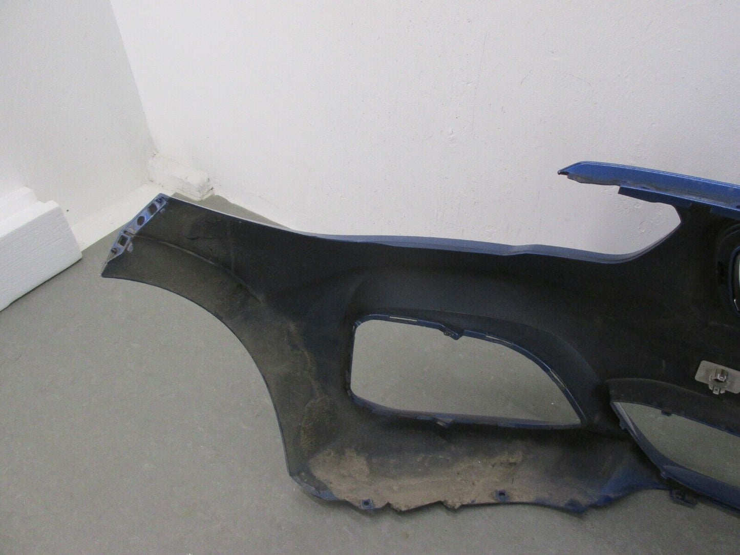 BMW 1 F20 M Paket Stoßstange vorne Stoßfänger Frontschürze 51118060283 Mit Riss