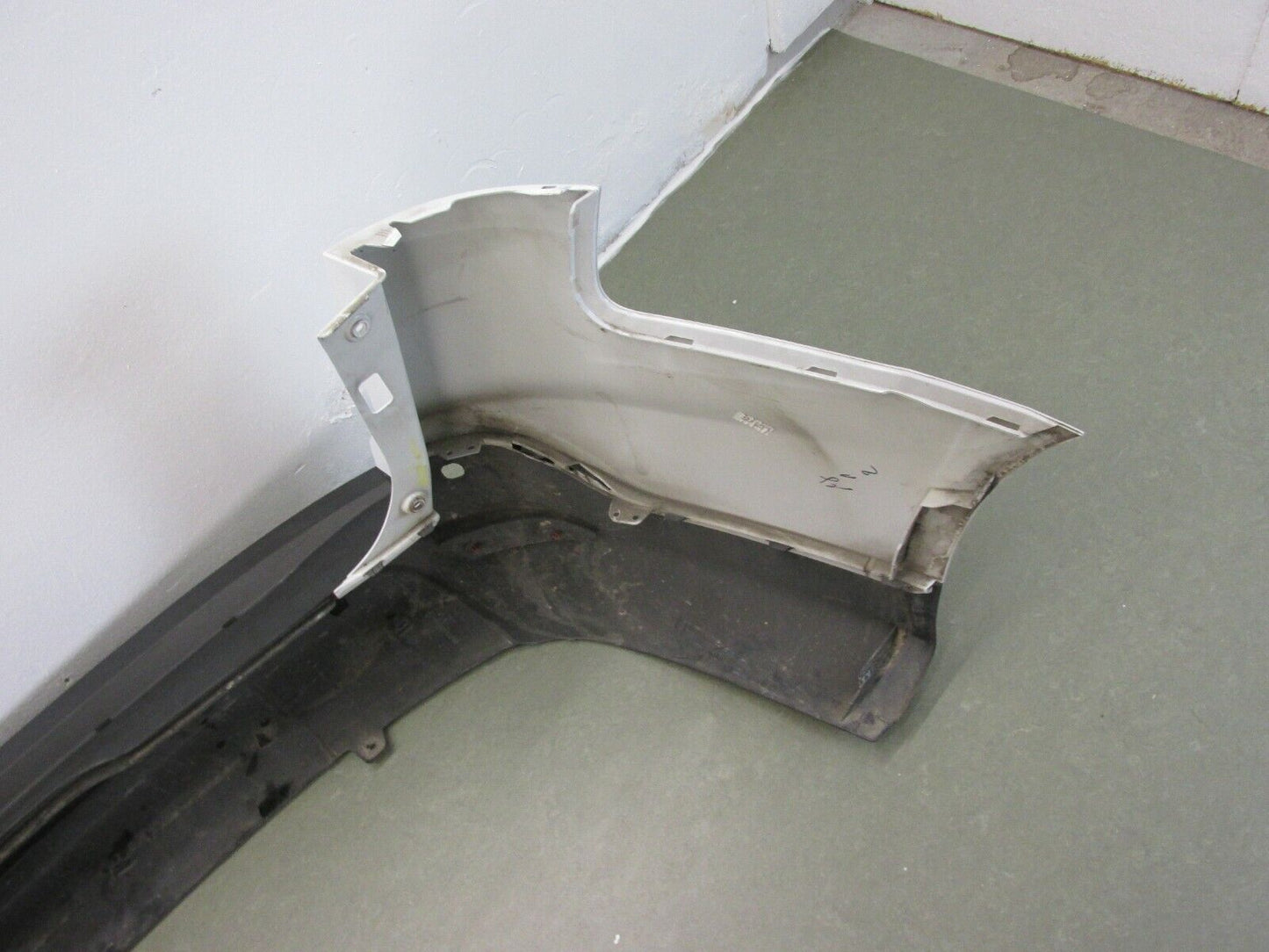 Ford Focus 3 Stoßstange Stoßfänger Heckschürze Hinten original BM51 17865 A  PDC