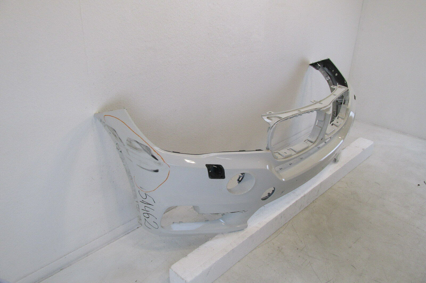 BMW X6 Stoßstange vorne  Stoßfänger  Frontschürze 51117303096 SRA