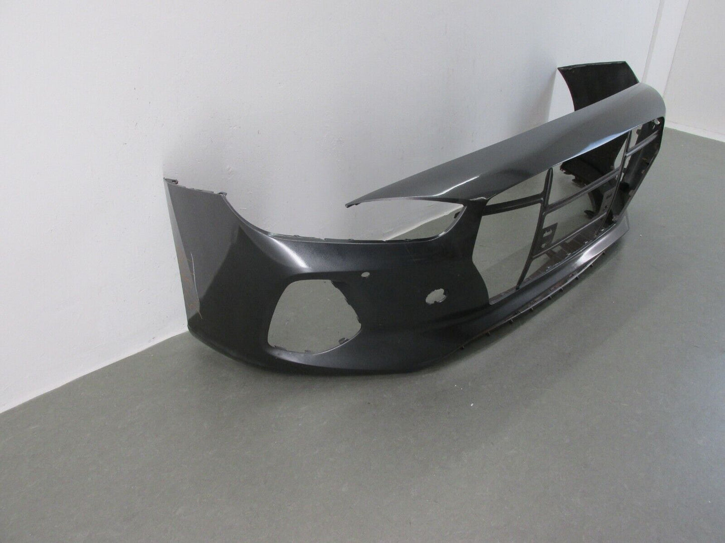 Hyundai i30 Stoßstange vorne Frontschürze Zubehör nicht original 13017201 PDC