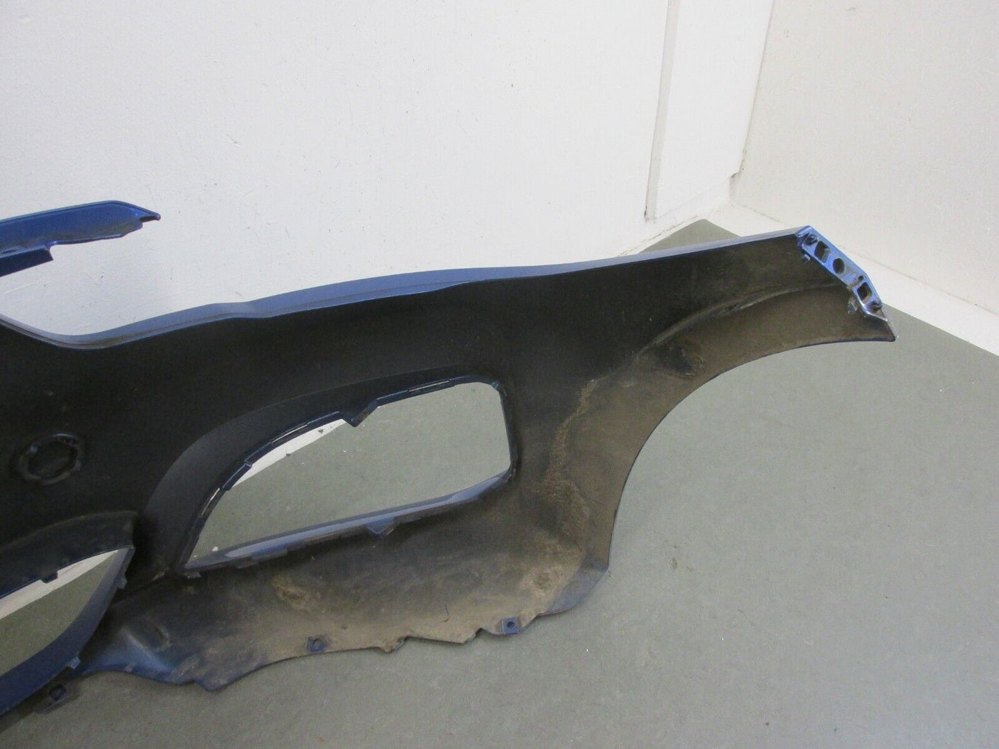 BMW 1 F20 M Paket Stoßstange vorne Stoßfänger Frontschürze 51118060283 Mit Riss