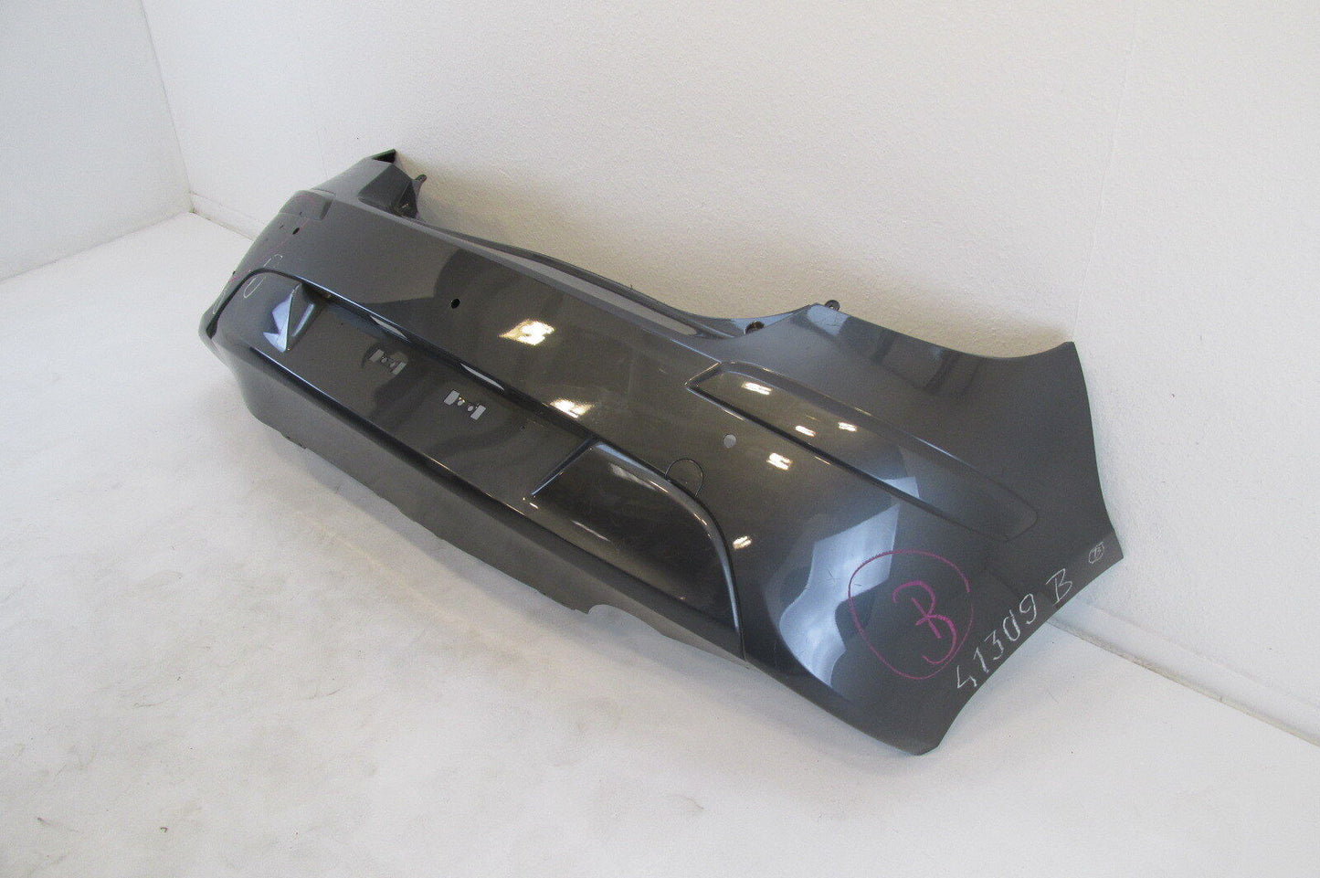 Hyundai i30   Stoßstange  hinten  888112R600  PDC  original Stoßfänger