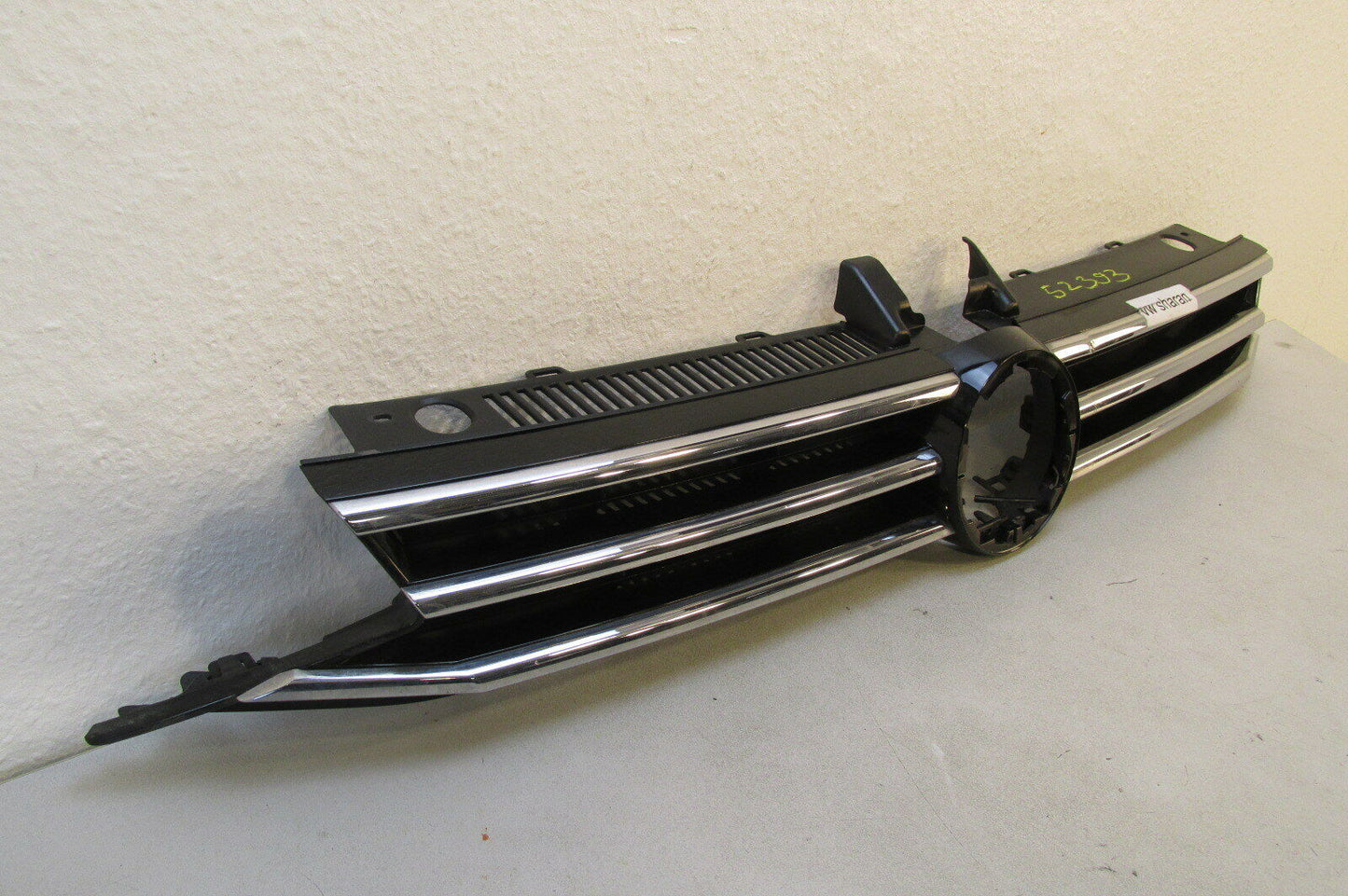 VW Touran original Grill Frontmaske Frontgrill Kühlergrill 5T853653B